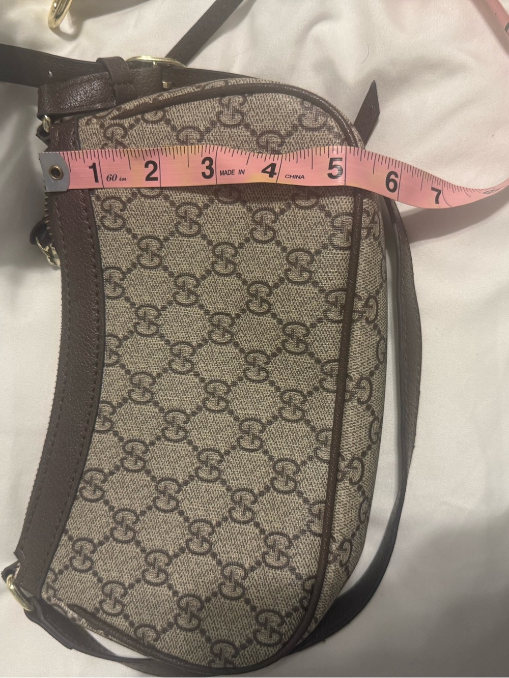 1.1 Gucci Beige and Brown GG Supreme Shoulder Bag with Gold Hardware - Picture 6 of 7